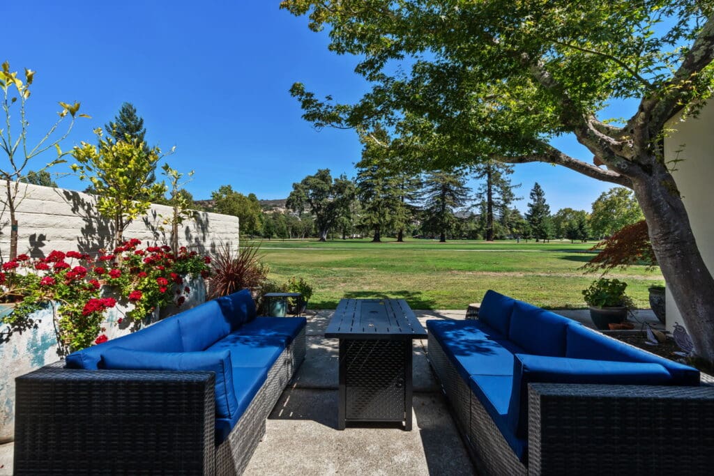 19-web-or-mls-21 Fairways Dr-19